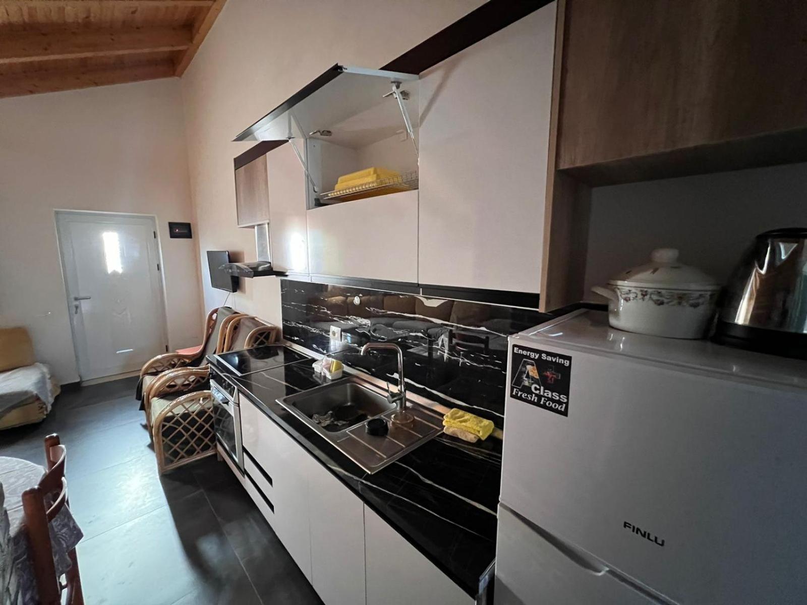 Guest Rooms Arbri Vlorë 외부 사진