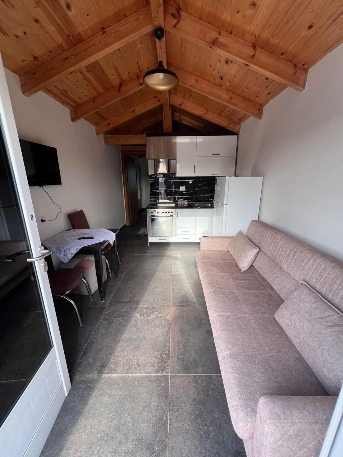 Guest Rooms Arbri Vlorë 외부 사진