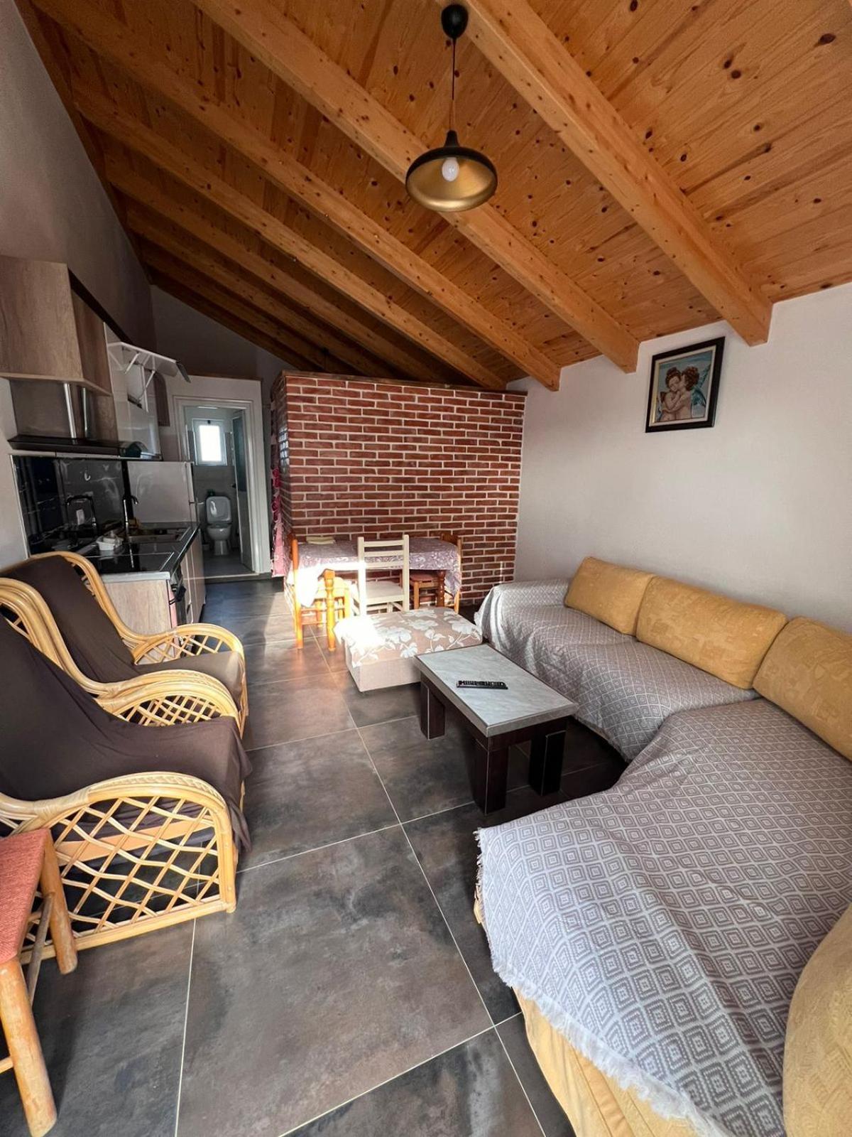 Guest Rooms Arbri Vlorë 외부 사진