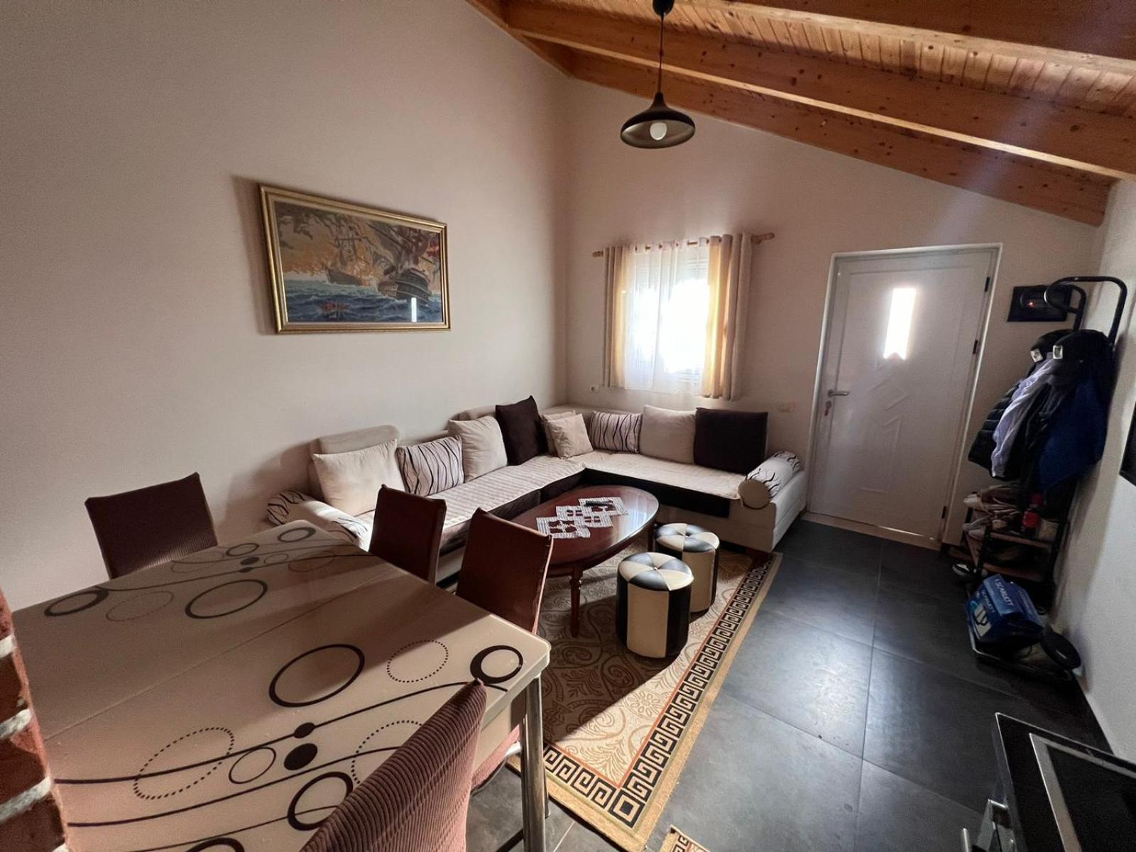 Guest Rooms Arbri Vlorë 외부 사진