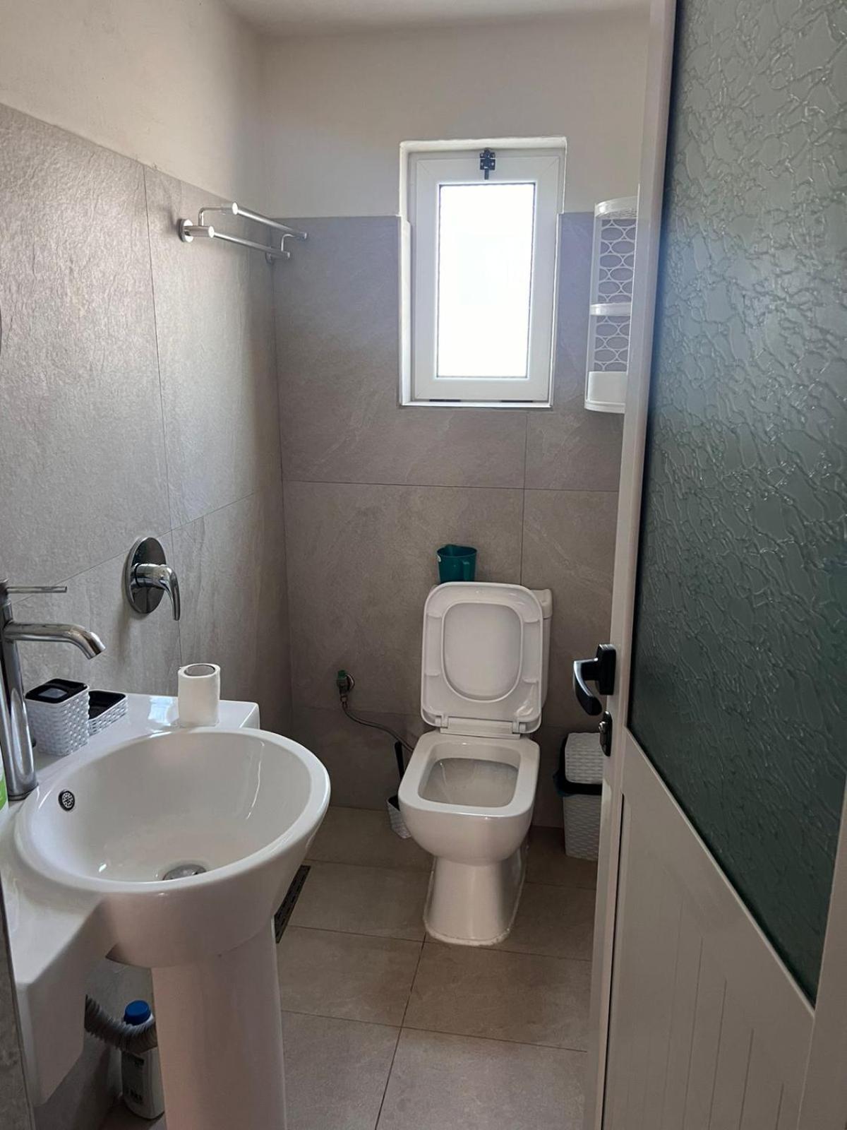 Guest Rooms Arbri Vlorë 외부 사진